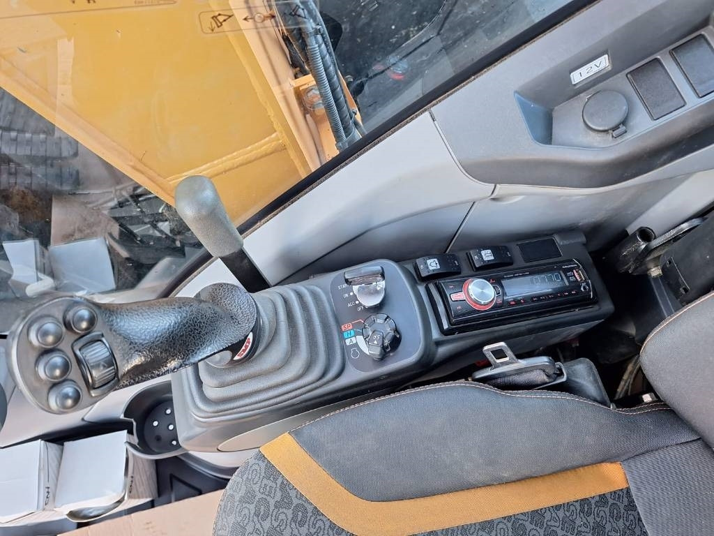 Case CX75CSR PYÖRITTÄJÄ YM.  إيجار Case CX75CSR PYÖRITTÄJÄ YM.: صور 12