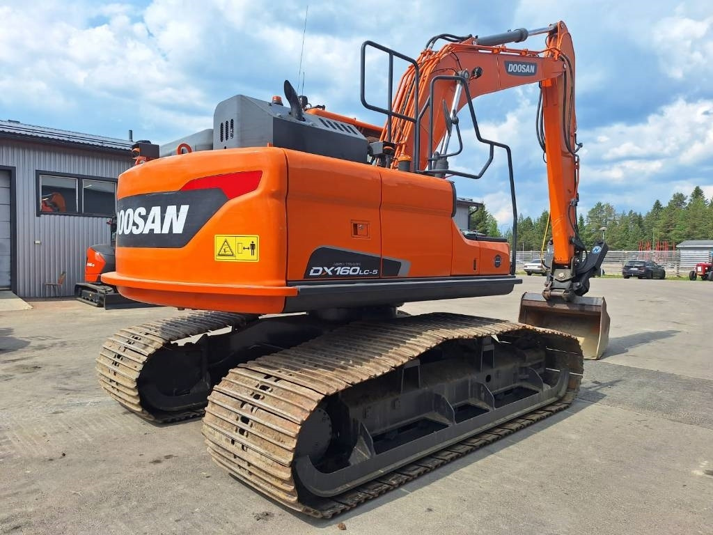 Doosan DX160LCH-5 METSÄMALLI KALLISTAJALLA - حفارات زحافة: صور 4 Doosan DX160LCH-5 METSÄMALLI KALLISTAJALLA - حفارات زحافة: صور 4