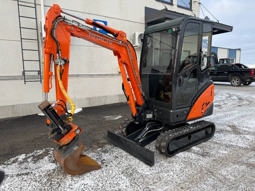 Hitachi ZX 18-3 CLR Kallistaja ja pyöritys - حفارة مصغرة: صور 2 Hitachi ZX 18-3 CLR Kallistaja ja pyöritys - حفارة مصغرة: صور 2