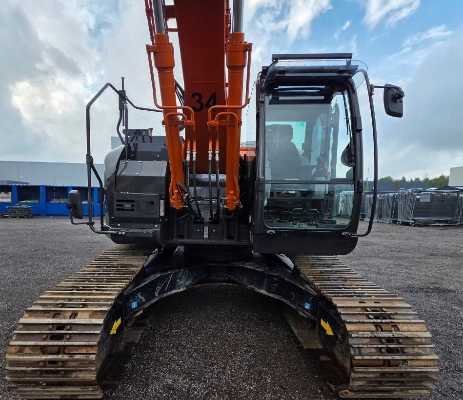 Hitachi ZX 225 US R LC-6 - حفارات زحافة: صور 4 Hitachi ZX 225 US R LC-6 - حفارات زحافة: صور 4
