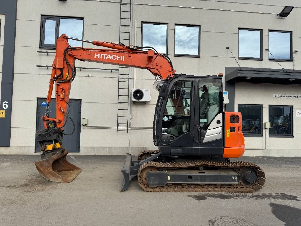 Hitachi ZX 85 US-5 Pyörittäjä, 3-Kauhaa - حفارة مصغرة: صور 1 Hitachi ZX 85 US-5 Pyörittäjä, 3-Kauhaa - حفارة مصغرة: صور 1