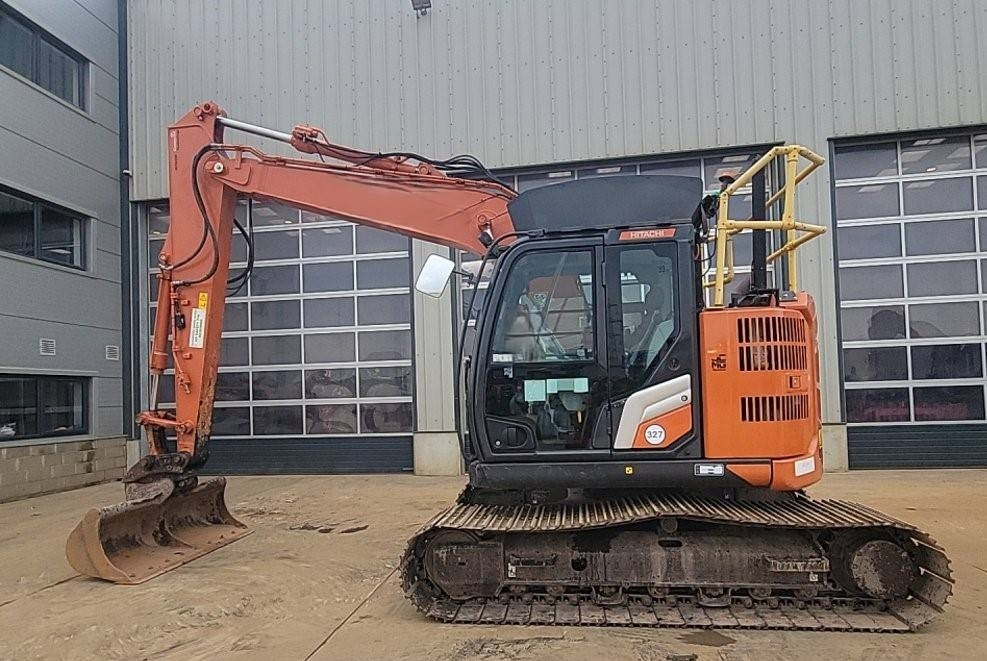 Hitachi ZX135US-7 - حفارات زحافة: صور 1 Hitachi ZX135US-7 - حفارات زحافة: صور 1