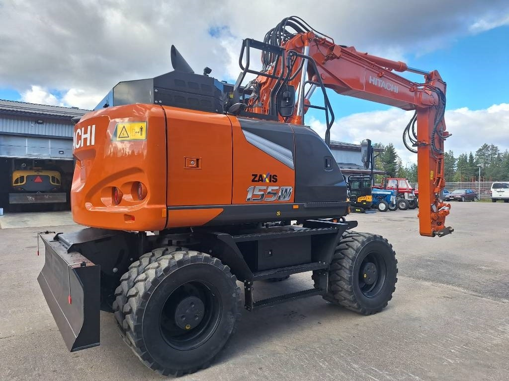 Hitachi ZX155W-7 -STAGE 5- VÄHÄN AJETTU - حفارة على عجلات: صور 4 Hitachi ZX155W-7 -STAGE 5- VÄHÄN AJETTU - حفارة على عجلات: صور 4