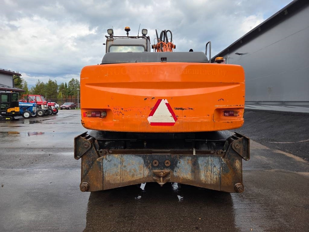 Hitachi ZX160 W PYÖRITTÄJÄLLÄ - حفارة على عجلات: صور 3 Hitachi ZX160 W PYÖRITTÄJÄLLÄ - حفارة على عجلات: صور 3