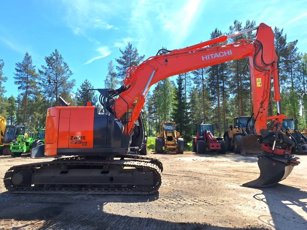 Hitachi ZX225USLC-5 PYÖRITTÄJÄ+PIHDIT YM. - حفارات زحافة: صور 5 Hitachi ZX225USLC-5 PYÖRITTÄJÄ+PIHDIT YM. - حفارات زحافة: صور 5