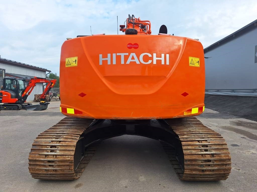 Hitachi ZX225USLC-5 PYÖRITTÄJÄLLÄ - حفارات زحافة: صور 3 Hitachi ZX225USLC-5 PYÖRITTÄJÄLLÄ - حفارات زحافة: صور 3