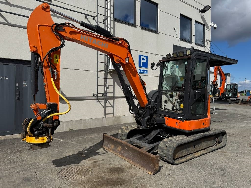 Hitachi ZX48U-5A PYÖRITTÄJÄLLÄ - حفارة مصغرة: صور 2 Hitachi ZX48U-5A PYÖRITTÄJÄLLÄ - حفارة مصغرة: صور 2