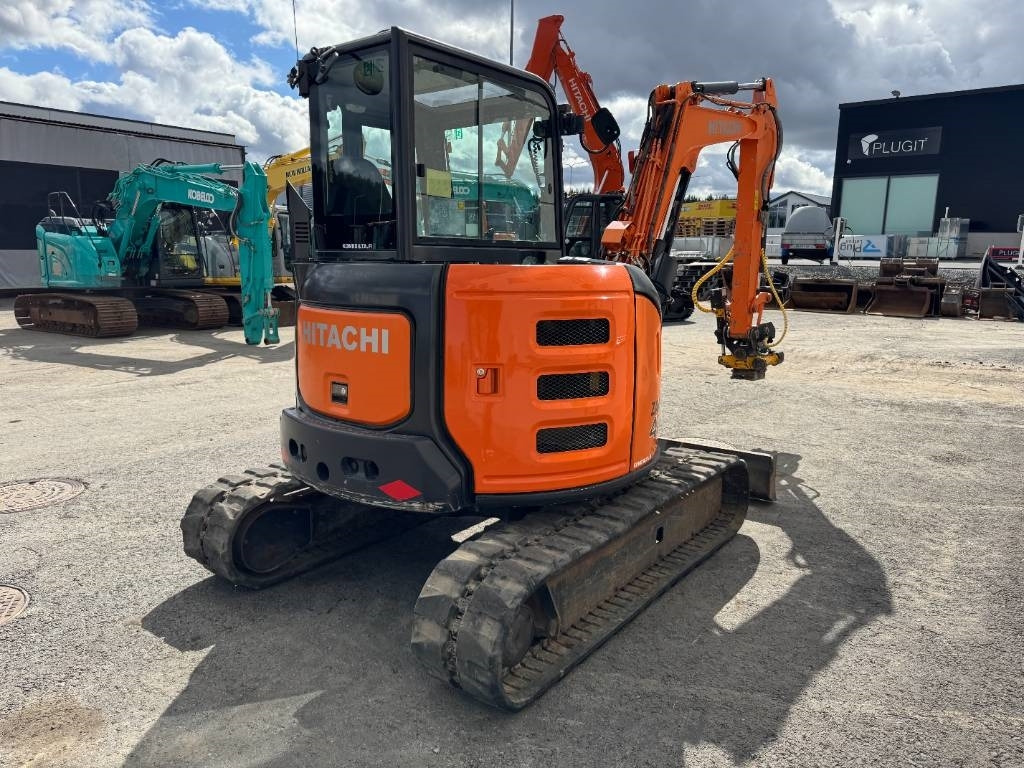 Hitachi ZX48U-5A PYÖRITTÄJÄLLÄ - حفارة مصغرة: صور 5 Hitachi ZX48U-5A PYÖRITTÄJÄLLÄ - حفارة مصغرة: صور 5