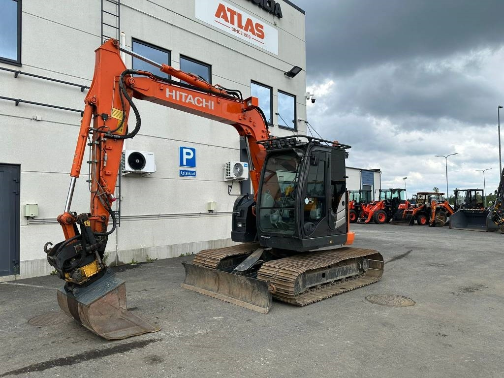 Hitachi ZX85US-5 800mm telat 6kpl työlaitteet mukaan - حفارة مصغرة: صور 3 Hitachi ZX85US-5 800mm telat 6kpl työlaitteet mukaan - حفارة مصغرة: صور 3