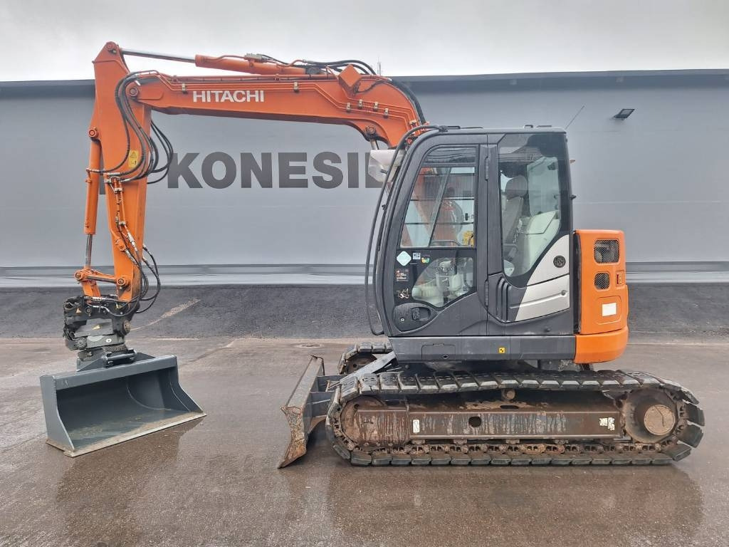 Hitachi ZX85US-5 PYÖRITTÄJÄLLÄ - حفارة مصغرة: صور 1 Hitachi ZX85US-5 PYÖRITTÄJÄLLÄ - حفارة مصغرة: صور 1