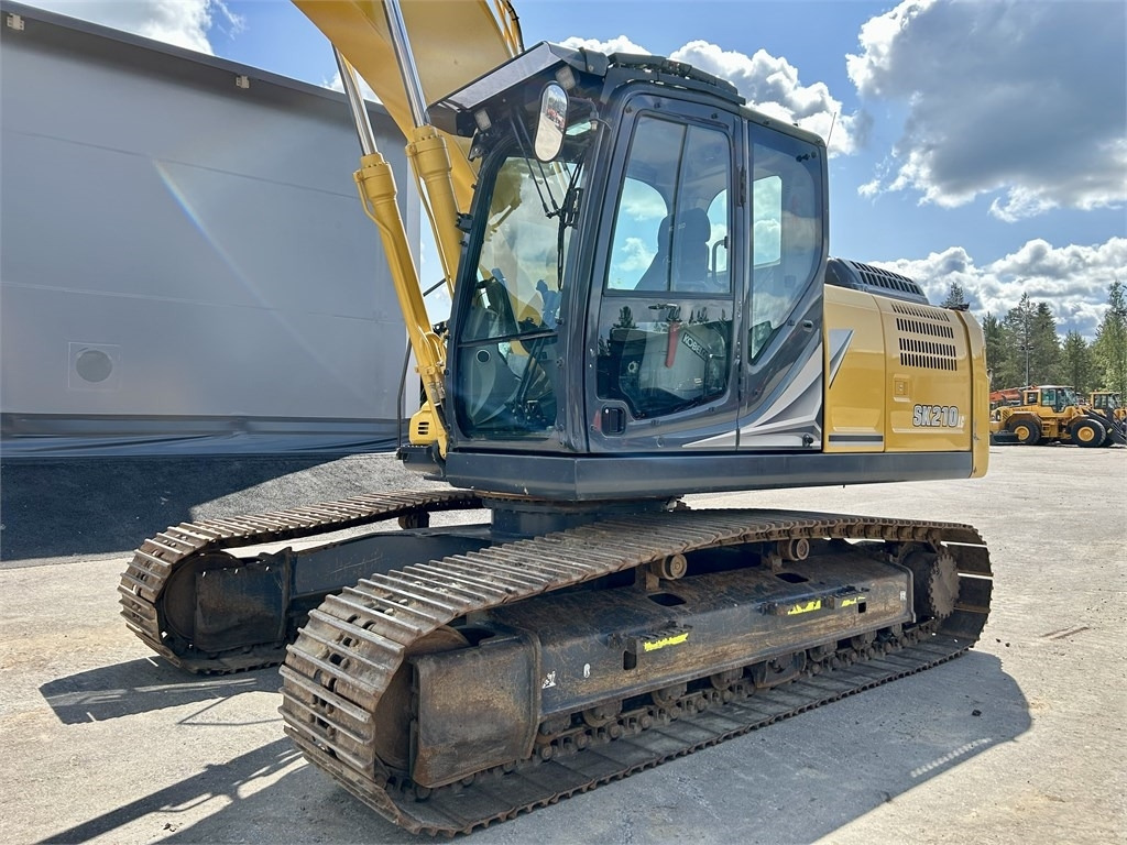حفارات زحافة Kobelco SK210LC-11 PYÖRITTÄJÄLLÄ: صور 10