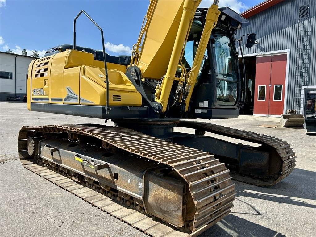 حفارات زحافة Kobelco SK210LC-11 PYÖRITTÄJÄLLÄ: صور 8