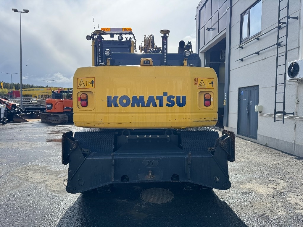 Komatsu PW160-8 PYÖRITTÄJÄLLÄ - حفارة على عجلات: صور 4 Komatsu PW160-8 PYÖRITTÄJÄLLÄ - حفارة على عجلات: صور 4