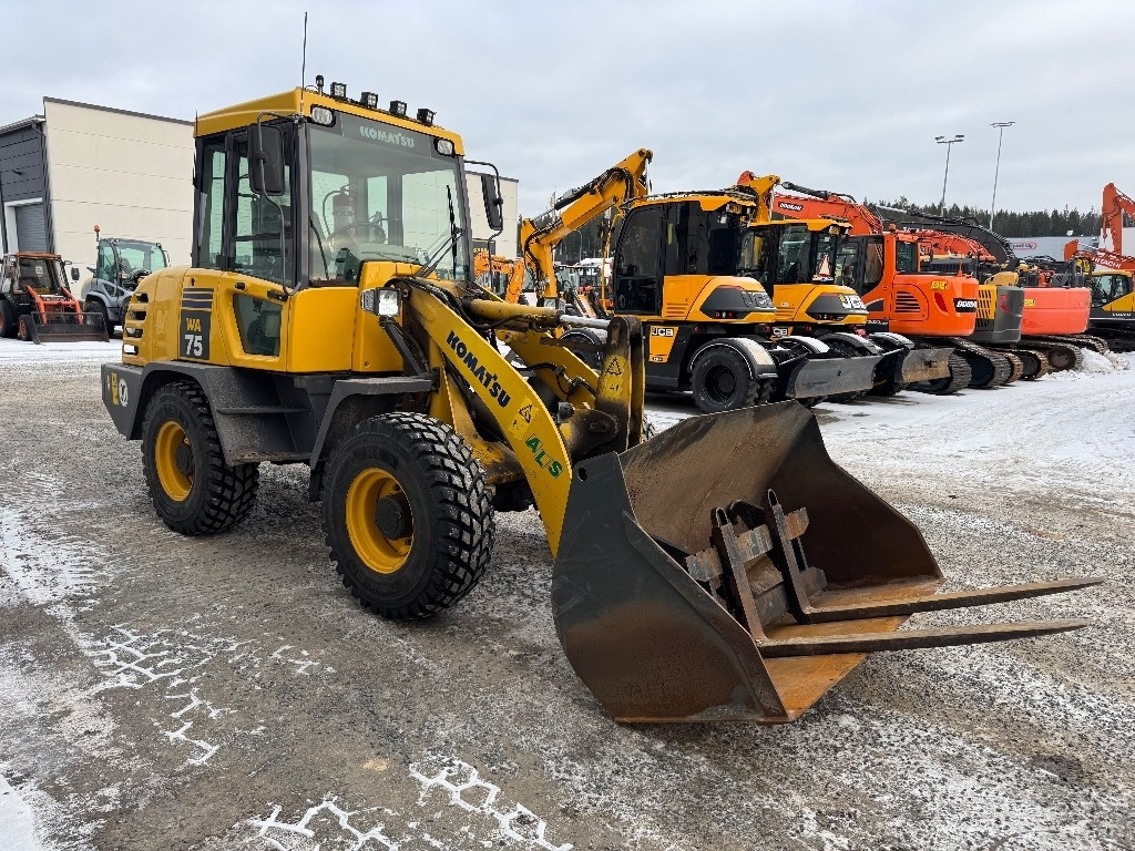 Komatsu WA75-3 30KM/H, 1-omistaja - اللودر بعجل: صور 5 Komatsu WA75-3 30KM/H, 1-omistaja - اللودر بعجل: صور 5