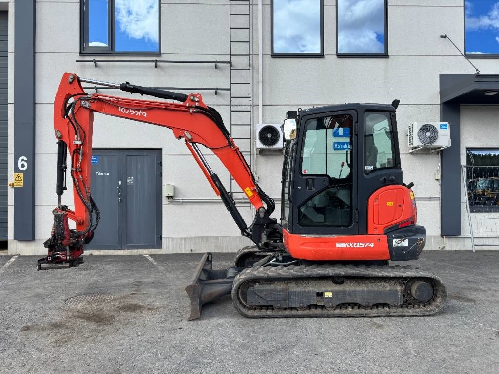 Kubota KX057-4 PYÖRITTÄJÄLLÄ - حفارة مصغرة: صور 1 Kubota KX057-4 PYÖRITTÄJÄLLÄ - حفارة مصغرة: صور 1