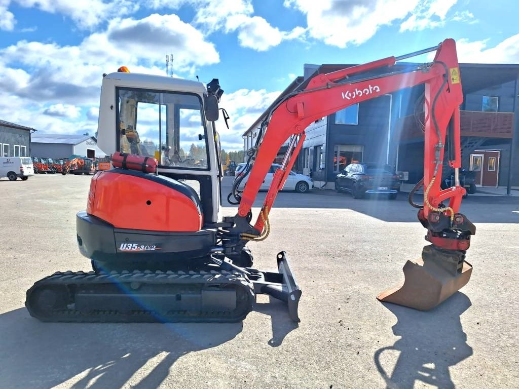 Kubota MYYTY! SOLD! U35-3A PYÖRITTÄJÄLLÄ - حفارة مصغرة: صور 5 Kubota MYYTY! SOLD! U35-3A PYÖRITTÄJÄLLÄ - حفارة مصغرة: صور 5
