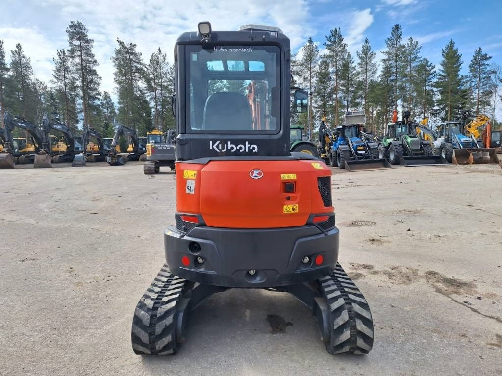 Kubota MYYTY! SOLD! U36-4 PYÖRITTÄJÄLLÄ - حفارة مصغرة: صور 3 Kubota MYYTY! SOLD! U36-4 PYÖRITTÄJÄLLÄ - حفارة مصغرة: صور 3
