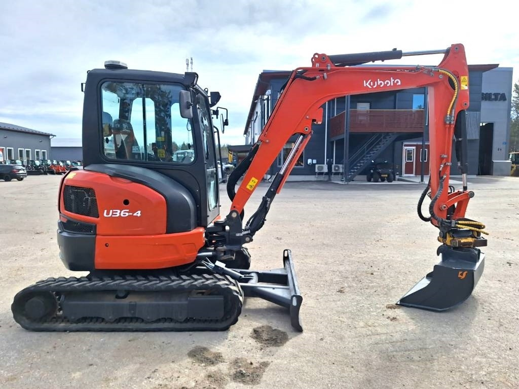 Kubota MYYTY! SOLD! U36-4 PYÖRITTÄJÄLLÄ - حفارة مصغرة: صور 5 Kubota MYYTY! SOLD! U36-4 PYÖRITTÄJÄLLÄ - حفارة مصغرة: صور 5