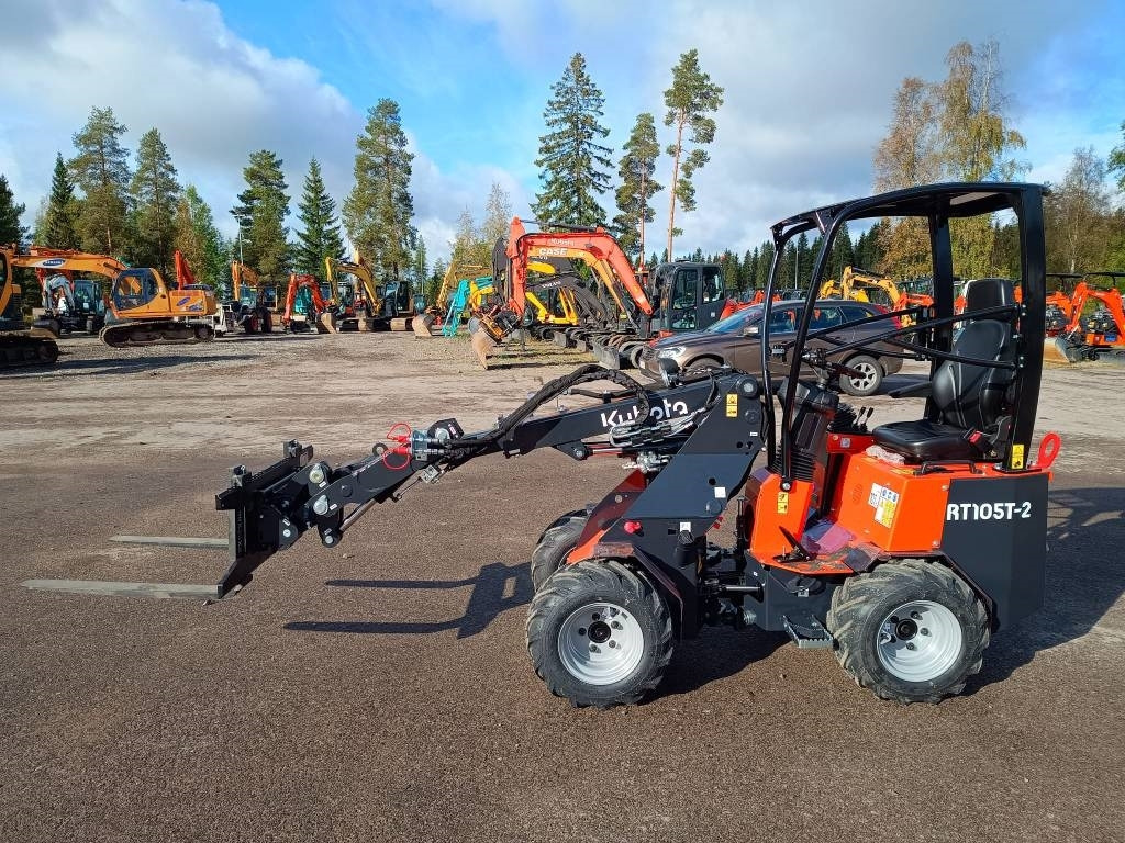 Kubota RT105-2 TELEPUOMI - لودر مفصلي صغير: صور 4 Kubota RT105-2 TELEPUOMI - لودر مفصلي صغير: صور 4