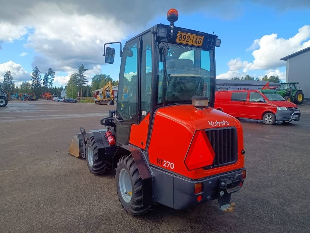 Kubota RT270 KAUHA+PIIKIT - لودر مفصلي صغير: صور 2 Kubota RT270 KAUHA+PIIKIT - لودر مفصلي صغير: صور 2