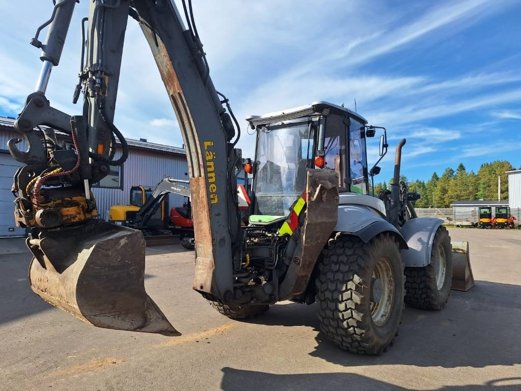 Lännen 8600E PYÖRITTÄJÄLLÄ - حفار متعدد الاستخدام: صور 4 Lännen 8600E PYÖRITTÄJÄLLÄ - حفار متعدد الاستخدام: صور 4