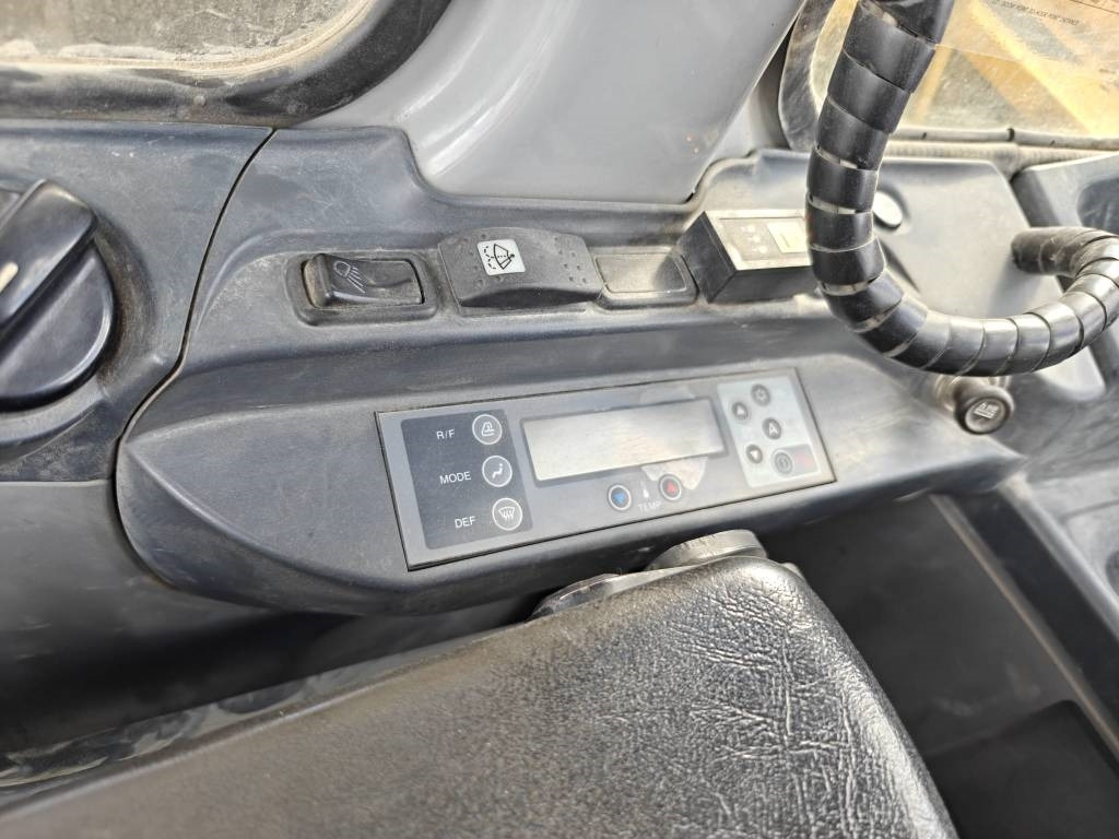 New Holland E225BSR ENGCONILLA - حفارات زحافة: صور 3 New Holland E225BSR ENGCONILLA - حفارات زحافة: صور 3