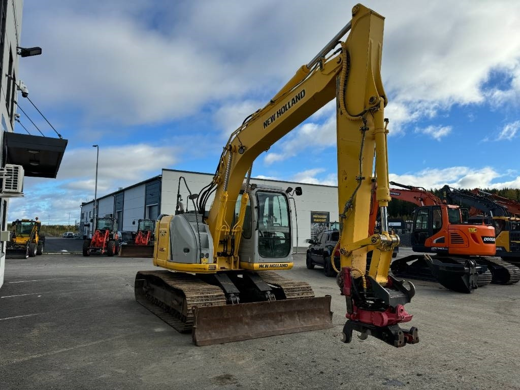 New Holland MYYTY! SOLD! E135BSR-2 PYÖRITTÄJÄLLÄ - حفارات زحافة: صور 5 New Holland MYYTY! SOLD! E135BSR-2 PYÖRITTÄJÄLLÄ - حفارات زحافة: صور 5