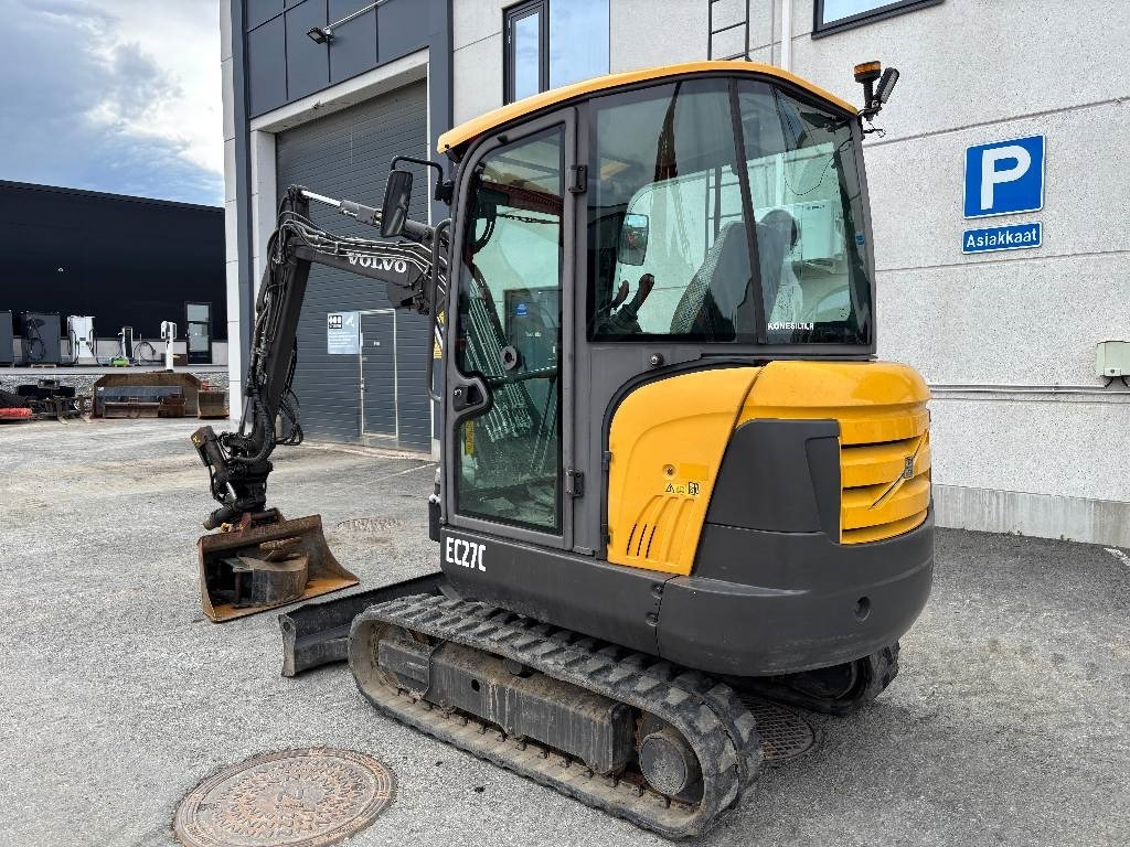 Volvo EC27C PYÖRITTÄJÄLLÄ - حفارة مصغرة: صور 2 Volvo EC27C PYÖRITTÄJÄLLÄ - حفارة مصغرة: صور 2