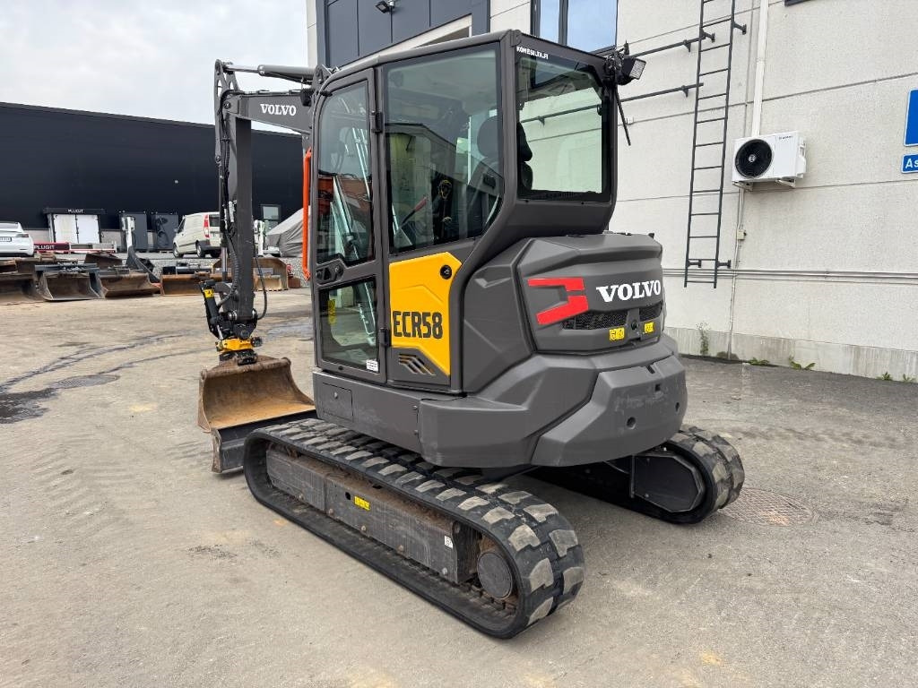 Volvo ECR58F PYÖRITTÄJÄLLÄ - حفارة مصغرة: صور 3 Volvo ECR58F PYÖRITTÄJÄLLÄ - حفارة مصغرة: صور 3