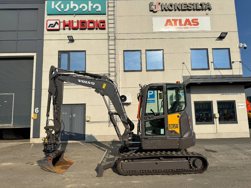 Volvo ECR58F PYÖRITTÄJÄLLÄ - حفارة مصغرة: صور 1 Volvo ECR58F PYÖRITTÄJÄLLÄ - حفارة مصغرة: صور 1