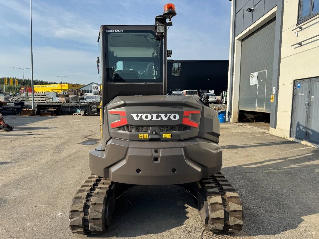 Volvo ECR58F PYÖRITTÄJÄLLÄ - حفارة مصغرة: صور 4 Volvo ECR58F PYÖRITTÄJÄLLÄ - حفارة مصغرة: صور 4