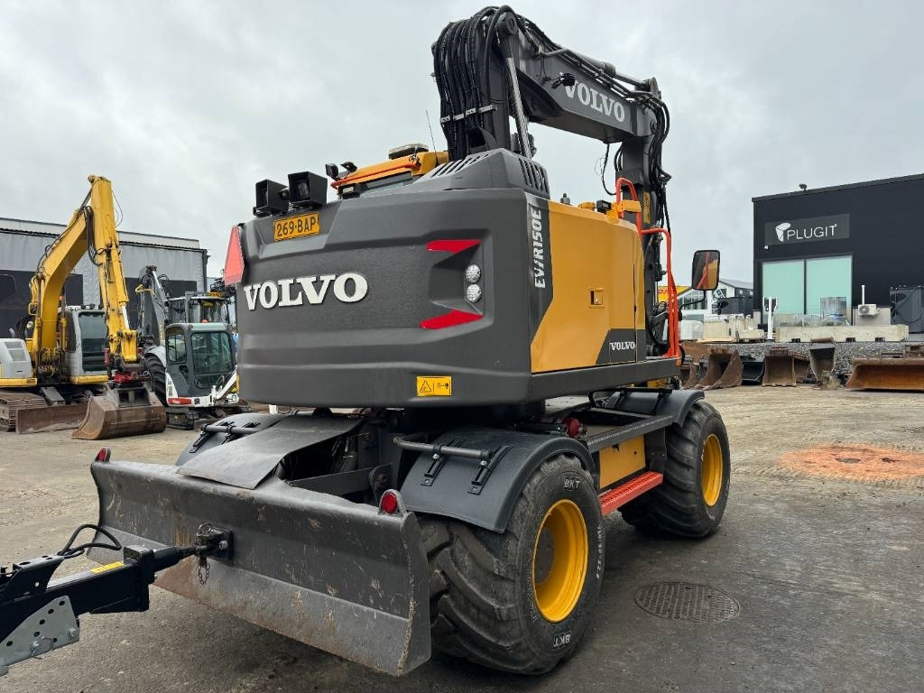 Volvo EWR150E Uusi Palms perävaunu / hieno paketti - حفارة على عجلات: صور 5 Volvo EWR150E Uusi Palms perävaunu / hieno paketti - حفارة على عجلات: صور 5