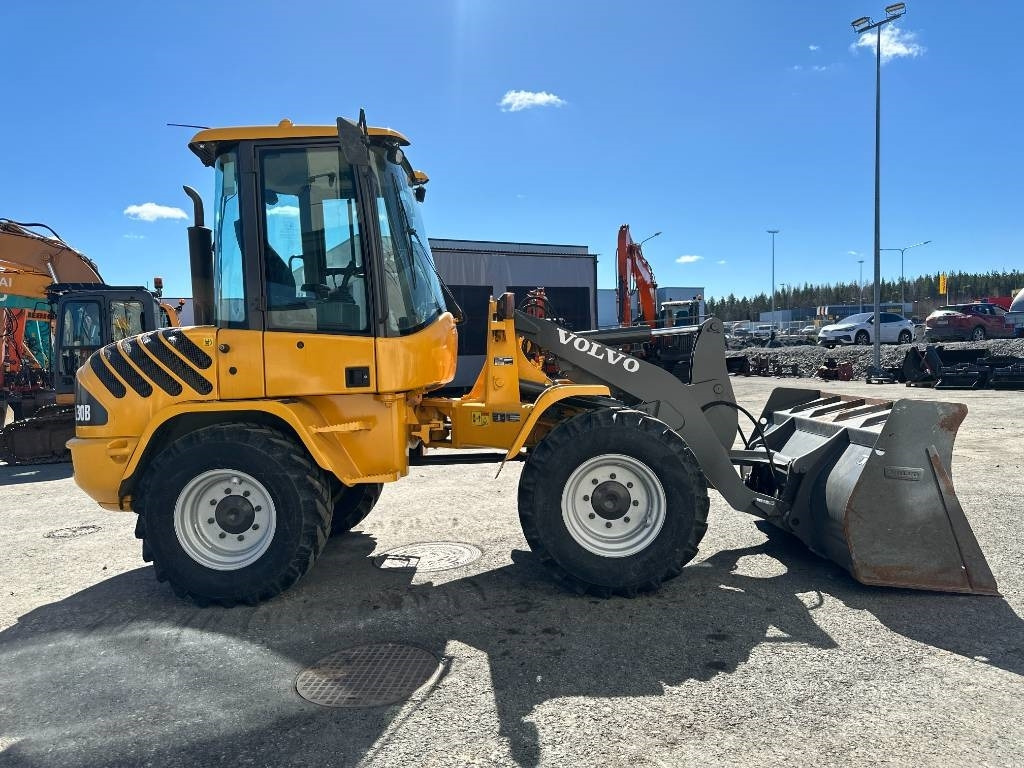 Volvo L 30 B - اللودر بعجل: صور 5 Volvo L 30 B - اللودر بعجل: صور 5