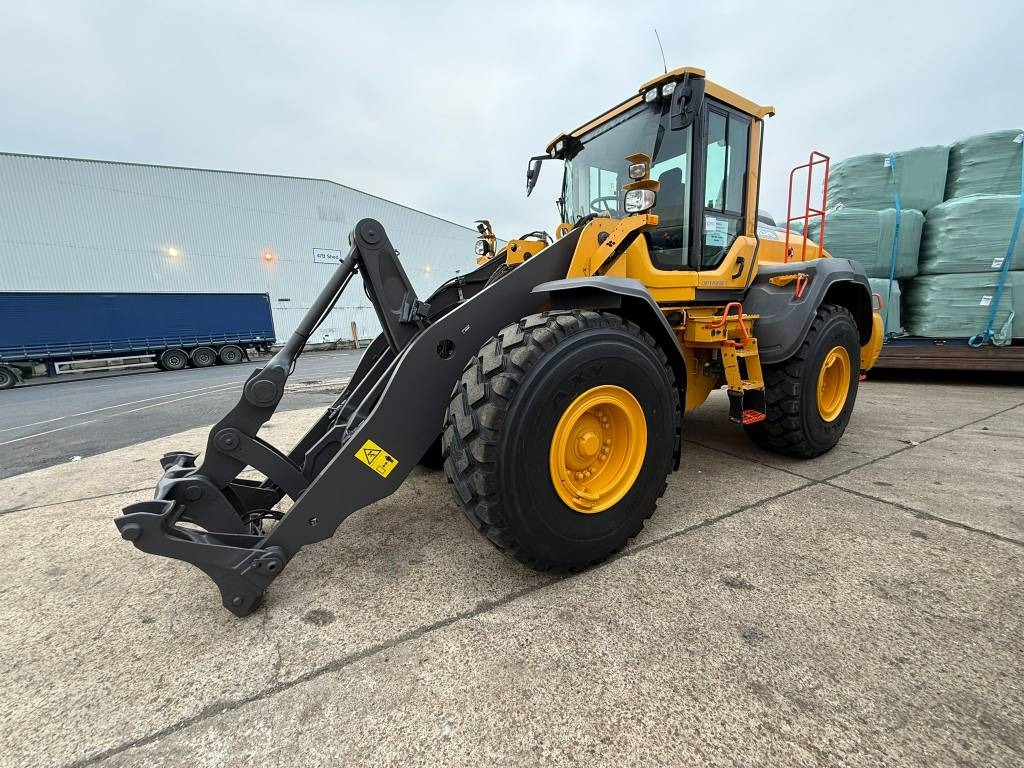 Volvo L110H LONG BOOM - اللودر بعجل: صور 1 Volvo L110H LONG BOOM - اللودر بعجل: صور 1