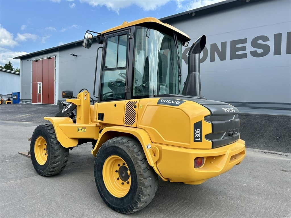 Volvo L30G TRUKKIPIIKEILLÄ - اللودر بعجل: صور 2 Volvo L30G TRUKKIPIIKEILLÄ - اللودر بعجل: صور 2
