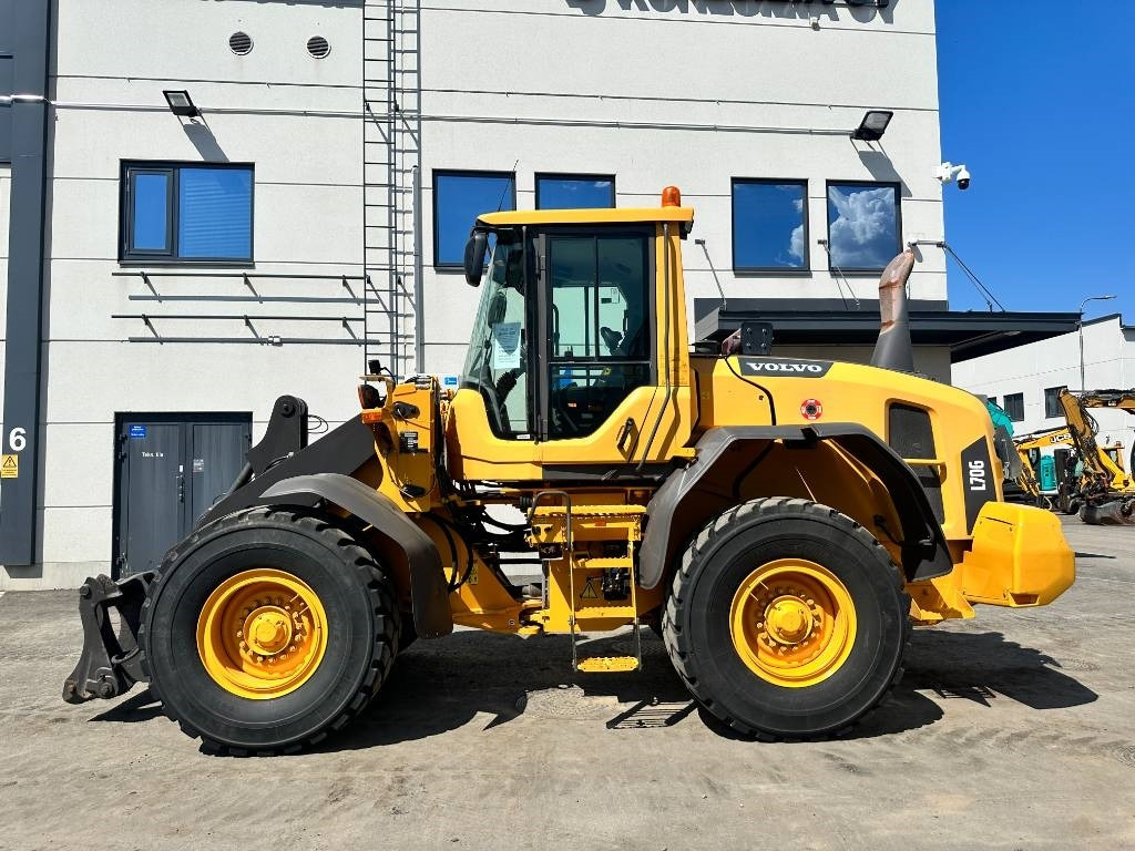 Volvo L70G vipuohjaus, 3' ja 4' hydr  - اللودر بعجل: صور 1 Volvo L70G vipuohjaus, 3' ja 4' hydr  - اللودر بعجل: صور 1