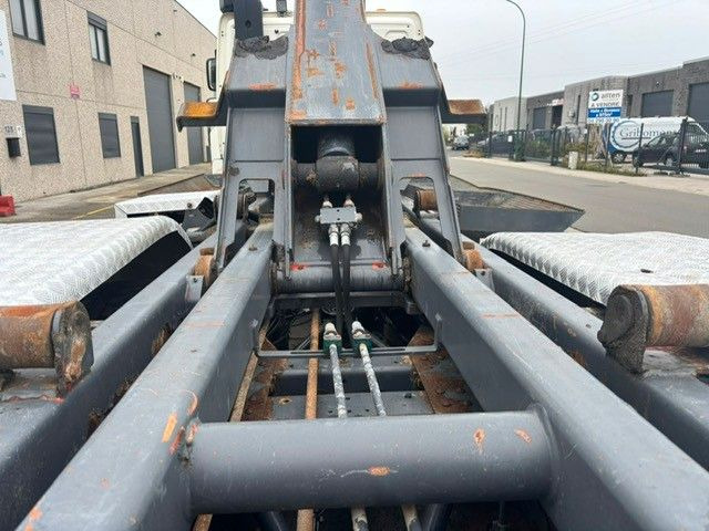 DAF CF85-410. 6x2. EU5. Retarder. - شاحنة ذات الخطاف: صور 4 DAF CF85-410. 6x2. EU5. Retarder. - شاحنة ذات الخطاف: صور 4