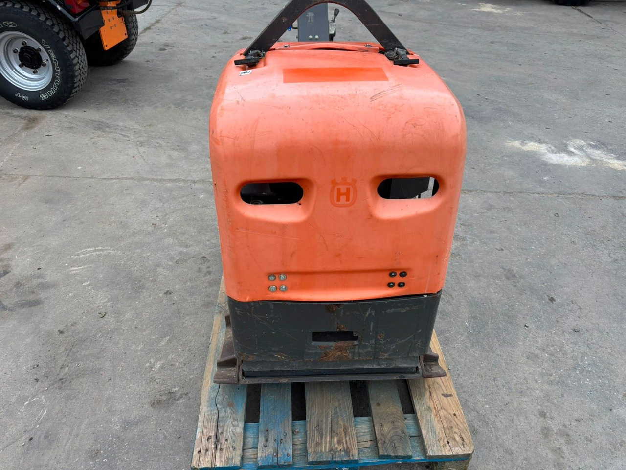Plate Wals Husqvarna LG504 - صفائح اهتزازية: صور 5 Plate Wals Husqvarna LG504 - صفائح اهتزازية: صور 5