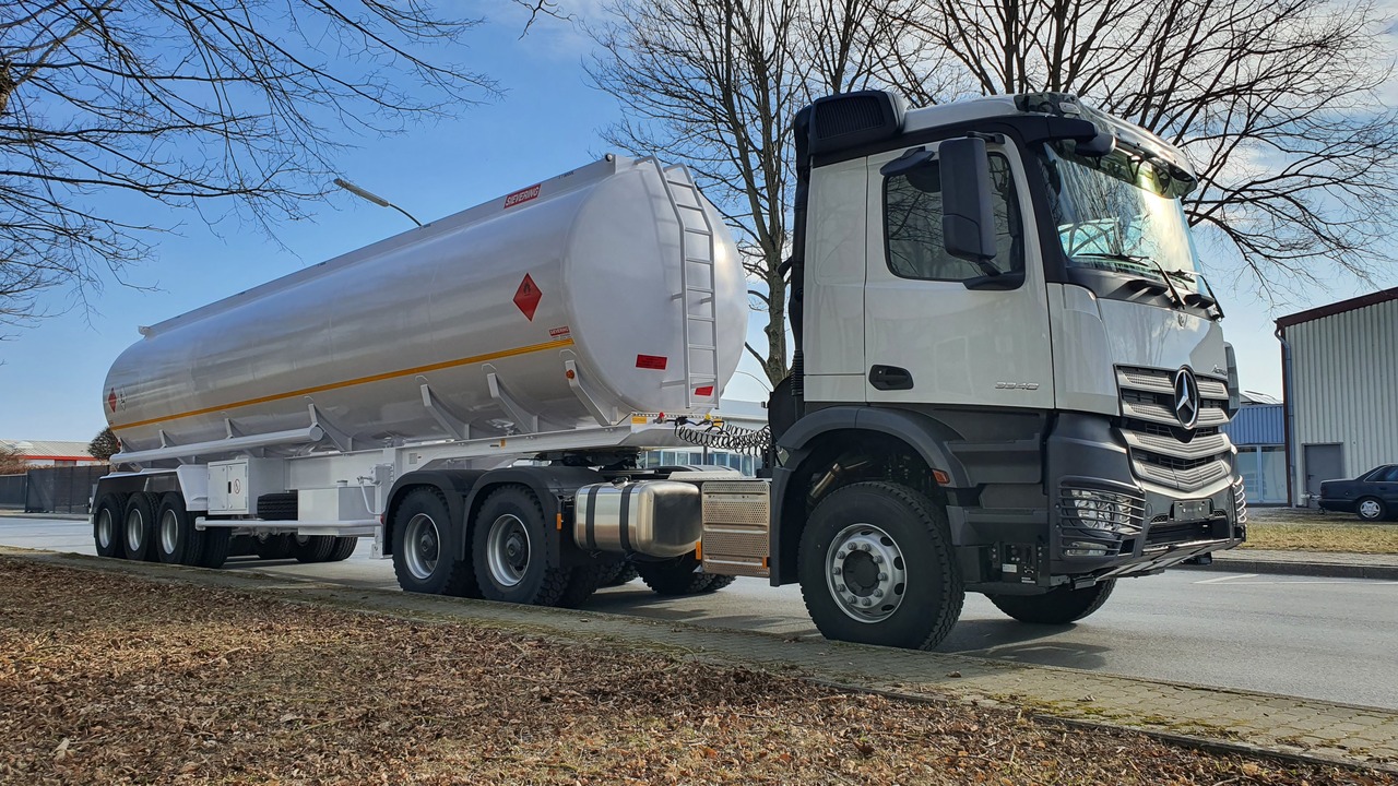 Sievering 40000 LITRE ADR FUEL TANK SEMI-TRAILER FOR MERCEDES ACTROS - نصف مقطورة صهريج: صور 1 Sievering 40000 LITRE ADR FUEL TANK SEMI-TRAILER FOR MERCEDES ACTROS - نصف مقطورة صهريج: صور 1