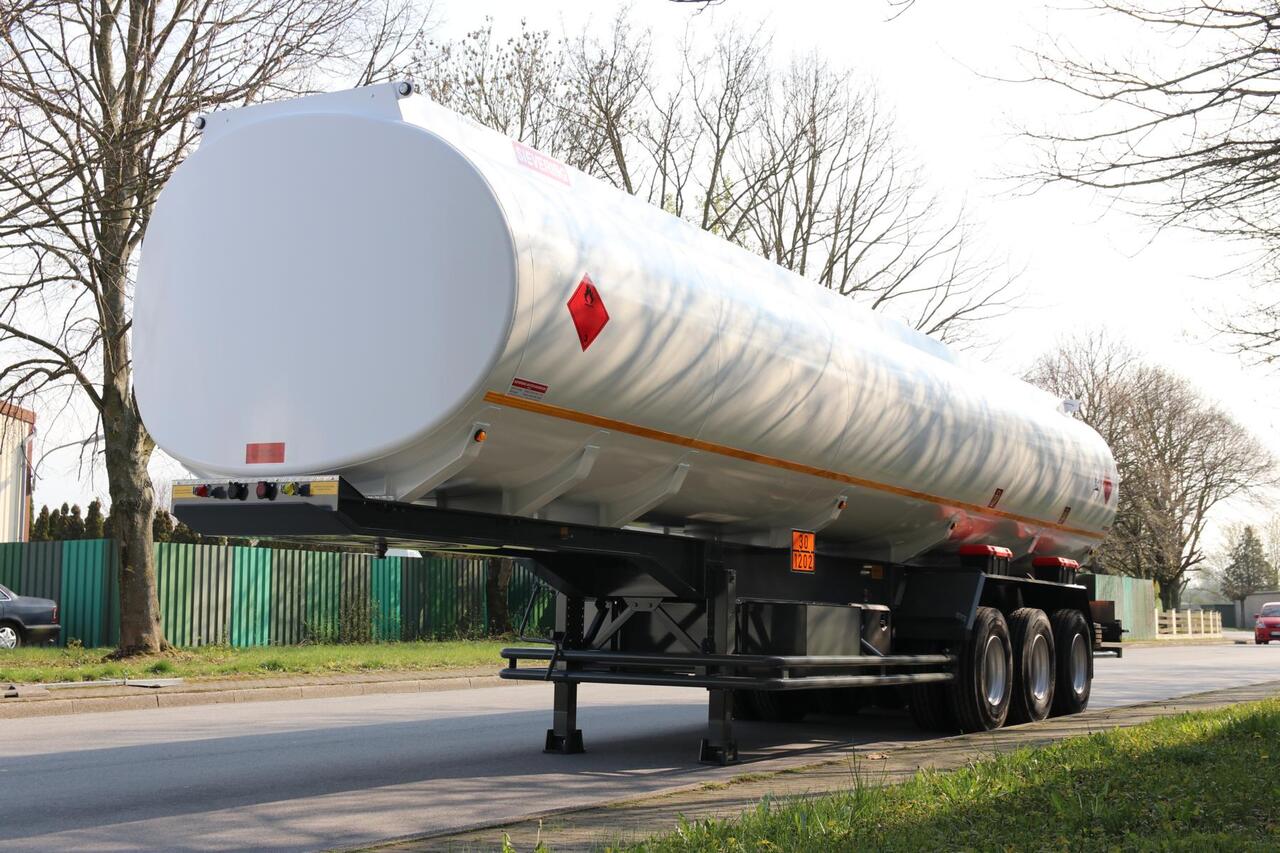 Sievering 45000 LITRES ADR SEMI REMORQUE CITERNE DE CARBURANT - نصف مقطورة صهريج: صور 5 Sievering 45000 LITRES ADR SEMI REMORQUE CITERNE DE CARBURANT - نصف مقطورة صهريج: صور 5