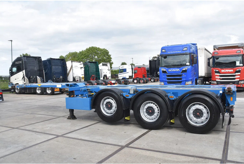 Broshuis MFCC - LIFT AXLE - SAF AXLES - DISC BRAKES - 2 x EXTENDABLE - EXCELLENT CONDITION - - شاحنات الحاويات / جسم علوي قابل للتغيير نصف مقطورة: صور 4 Broshuis MFCC - LIFT AXLE - SAF AXLES - DISC BRAKES - 2 x EXTENDABLE - EXCELLENT CONDITION - - شاحنات الحاويات / جسم علوي قابل للتغيير نصف مقطورة: صور 4