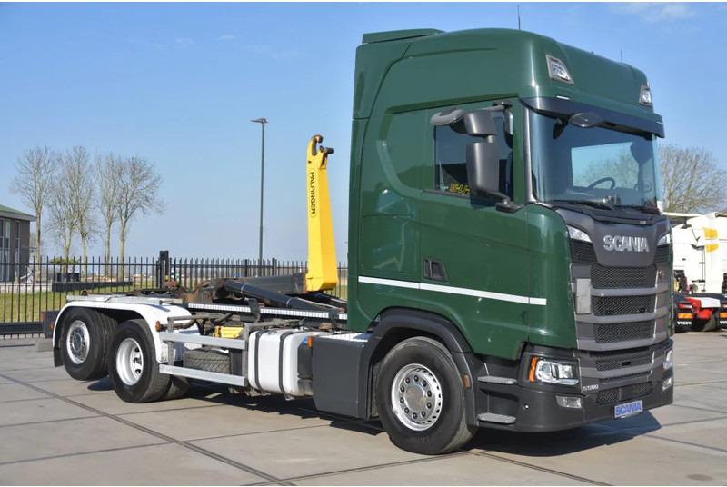 Scania S500 NGS 6x2*4 - HOOKLIFT SYSTEM - RETARDER - 298 TKM - PARK. AIRCO - WHEELBASE: 475 CM - PTO - GOOD CONDITION - - شاحنة ذات الخطاف: صور 1 Scania S500 NGS 6x2*4 - HOOKLIFT SYSTEM - RETARDER - 298 TKM - PARK. AIRCO - WHEELBASE: 475 CM - PTO - GOOD CONDITION - - شاحنة ذات الخطاف: صور 1