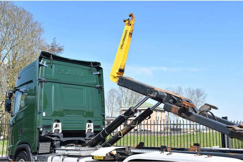 Scania S500 NGS 6x2*4 - HOOKLIFT SYSTEM - RETARDER - 313 TKM - PARK. AIRCO - WHEELBASE: 475 CM - PTO - GOOD CONDITION - - شاحنة ذات الخطاف: صور 4 Scania S500 NGS 6x2*4 - HOOKLIFT SYSTEM - RETARDER - 313 TKM - PARK. AIRCO - WHEELBASE: 475 CM - PTO - GOOD CONDITION - - شاحنة ذات الخطاف: صور 4