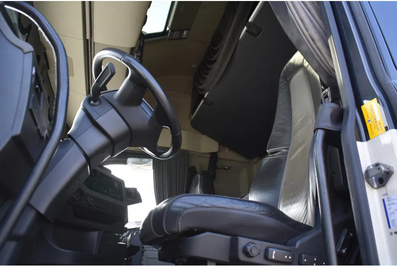 Volvo FH 16.750 Globetrotter XL 6x2 - RETARDER - FULL AIR - PARK. AIRCO - DYNAMIC STEERING - SLIDING FIFTH WHEEL - ALCOA'S - TOP CONDI - شاحنة جرار: صور 4 Volvo FH 16.750 Globetrotter XL 6x2 - RETARDER - FULL AIR - PARK. AIRCO - DYNAMIC STEERING - SLIDING FIFTH WHEEL - ALCOA'S - TOP CONDI - شاحنة جرار: صور 4