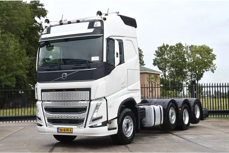 Volvo FH 500 Globe 8x2/4 - 147 TKM - PARK. AIRCO - 10 TONS FRONT AXLE - LEATHER SEATS - PTO - LED LIGHTS - TOP CONDITION - - الشاسيه شاحنة: صور 2 Volvo FH 500 Globe 8x2/4 - 147 TKM - PARK. AIRCO - 10 TONS FRONT AXLE - LEATHER SEATS - PTO - LED LIGHTS - TOP CONDITION - - الشاسيه شاحنة: صور 2