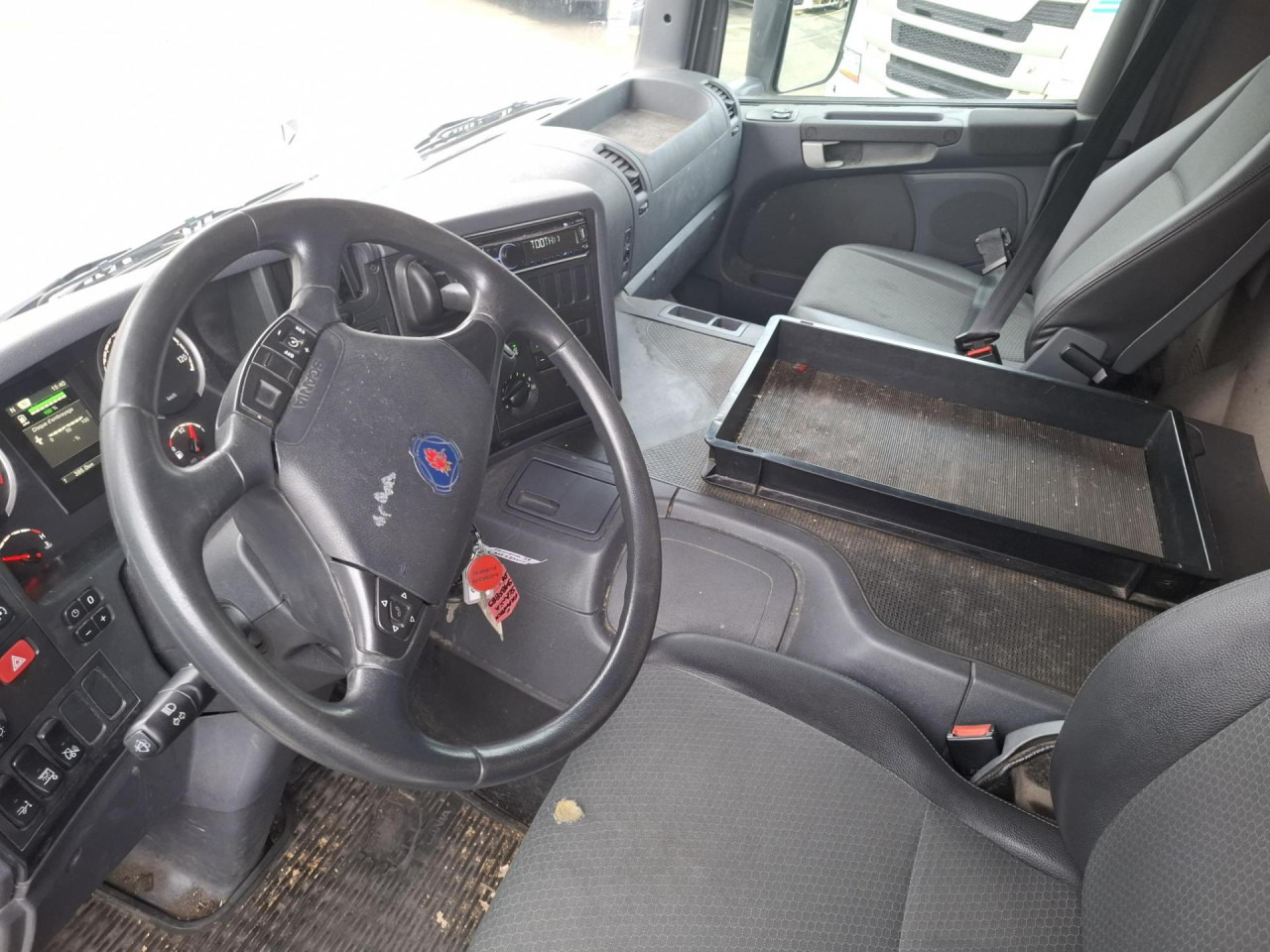 SCANIA SCANIA P250 Fourgon Hayon - الشاسيه شاحنة: صور 3 SCANIA SCANIA P250 Fourgon Hayon - الشاسيه شاحنة: صور 3