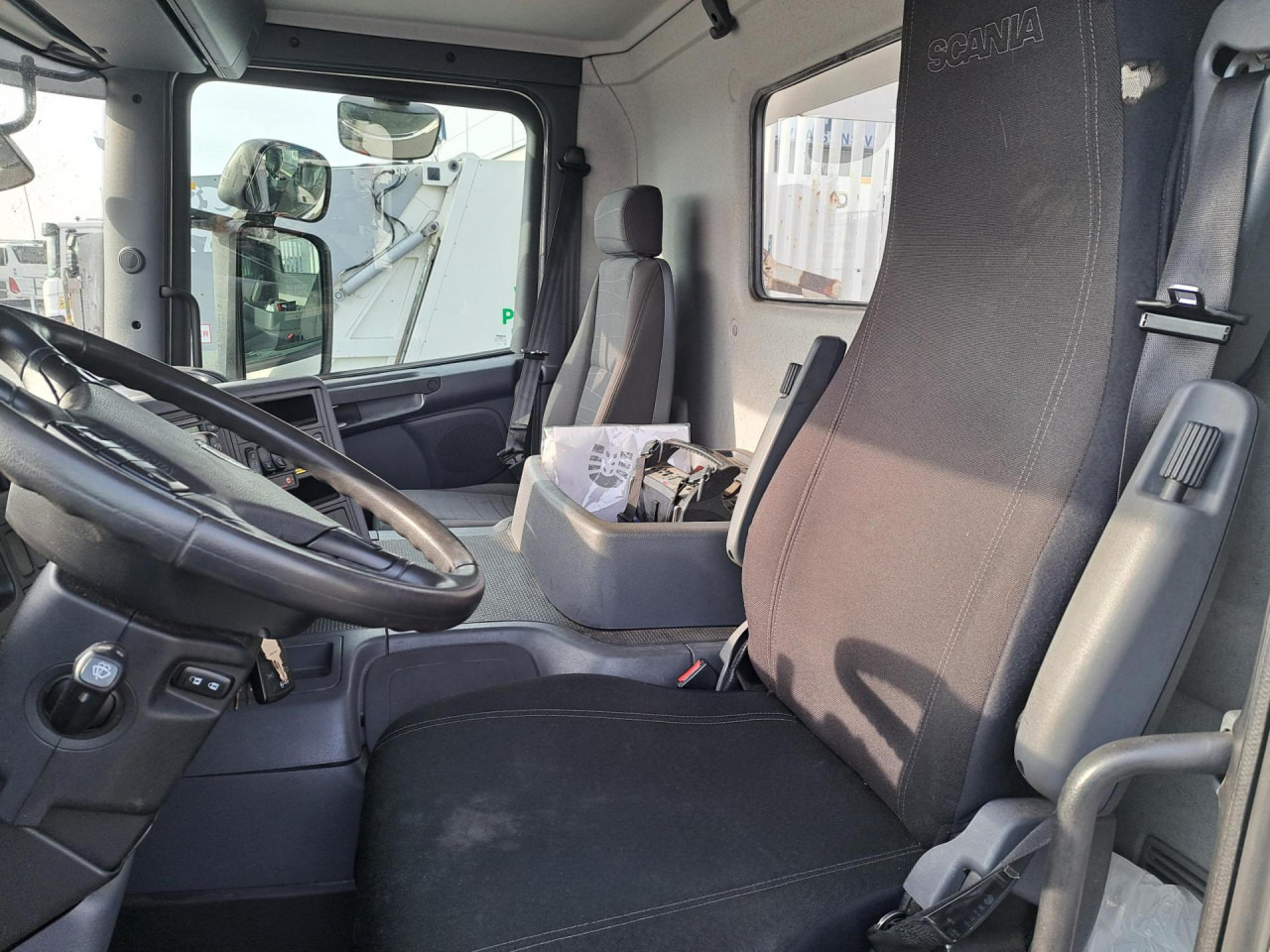 SCANIA SCANIA P410 6x4 Plateau Grue paf - الشاسيه شاحنة: صور 4 SCANIA SCANIA P410 6x4 Plateau Grue paf - الشاسيه شاحنة: صور 4