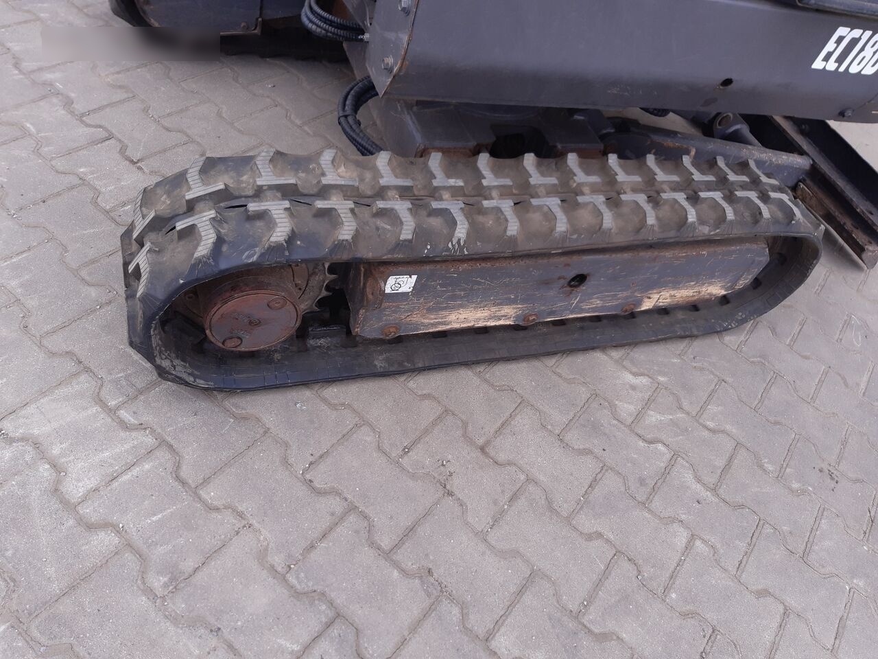 حفارة مصغرة Volvo EC18D: صور 10
