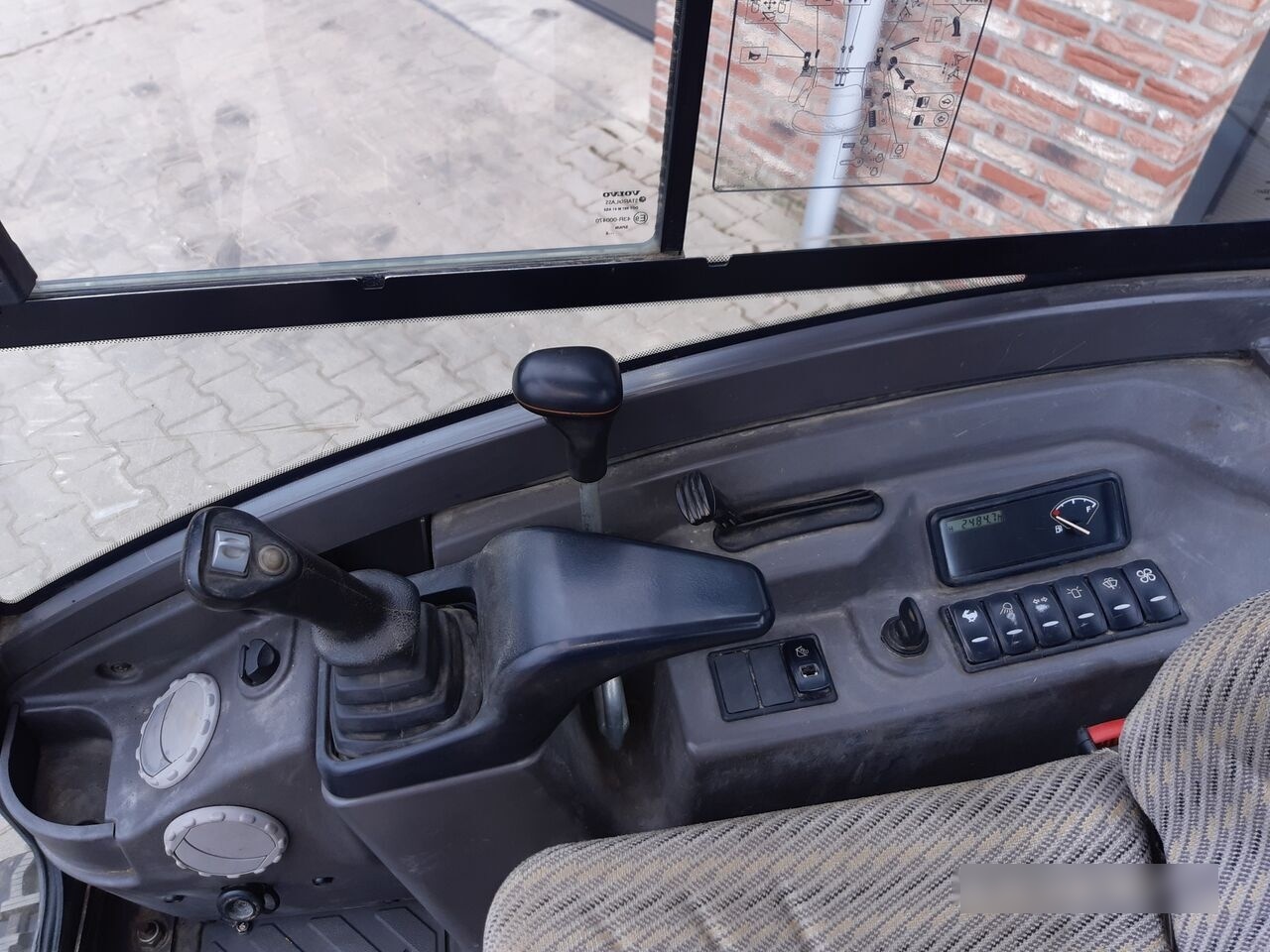 حفارة مصغرة Volvo EC18D: صور 7