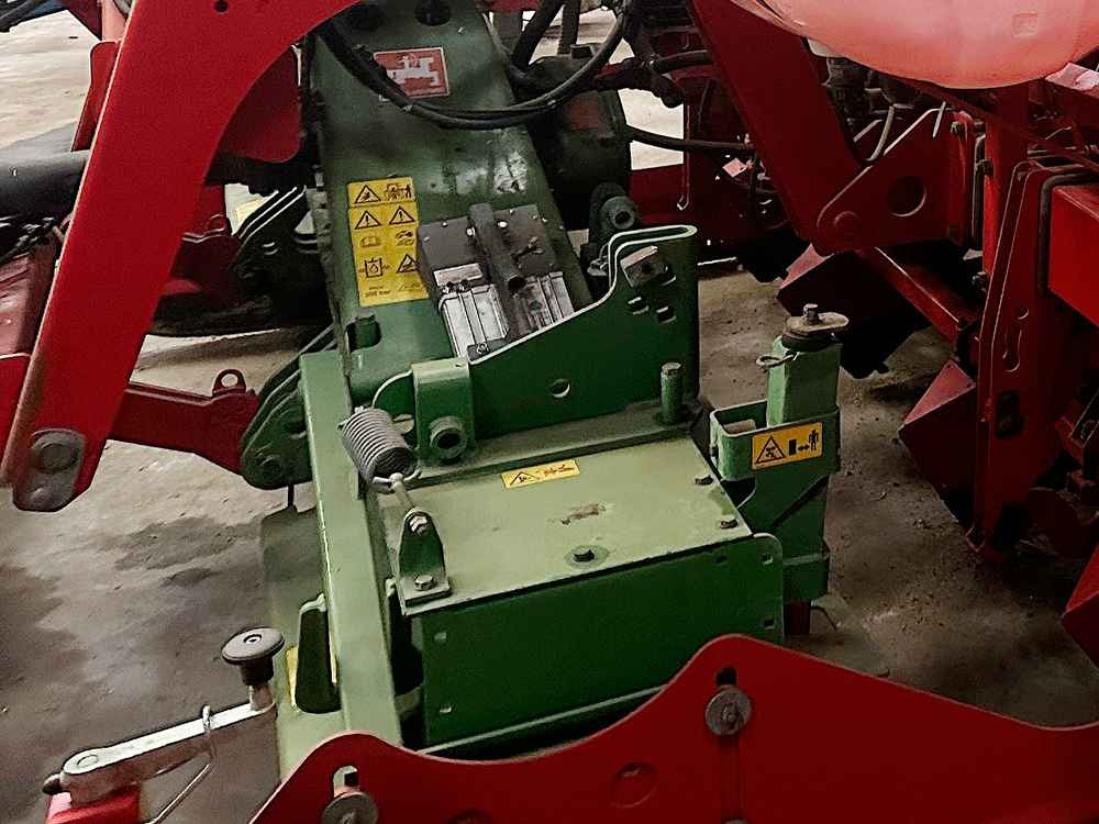 Amazone KG 3000 / AD 3000 - آلة حصاد: صور 2 Amazone KG 3000 / AD 3000 - آلة حصاد: صور 2